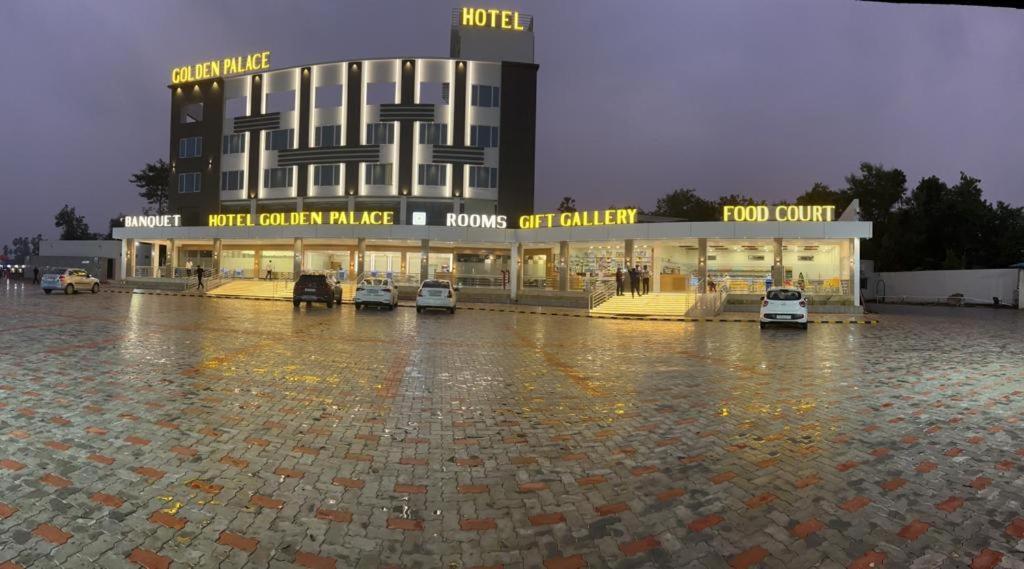 Hotel Golden Palace & Rooms Hālol Eksteriør billede